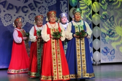 Коллектив «Раздолье» Русский хоровод руководитель и концертмейстер Алешина Александра Петровна г. Лянтор